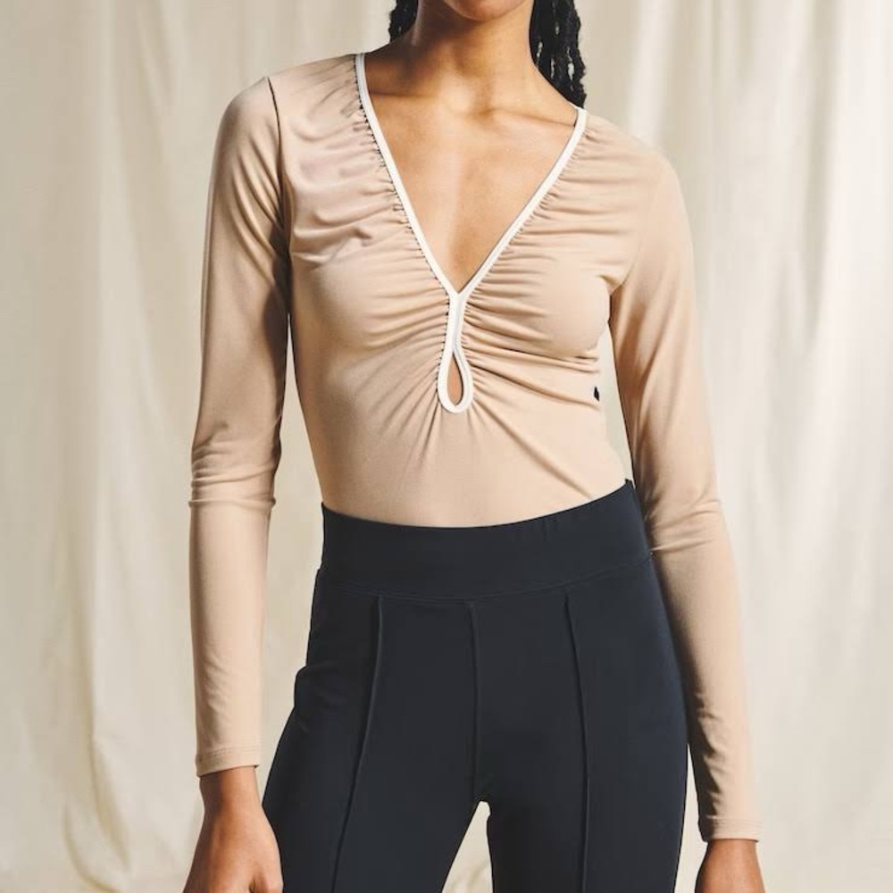 NWT Abercrombie & Fitch Beige Long Sleeve Top Small
